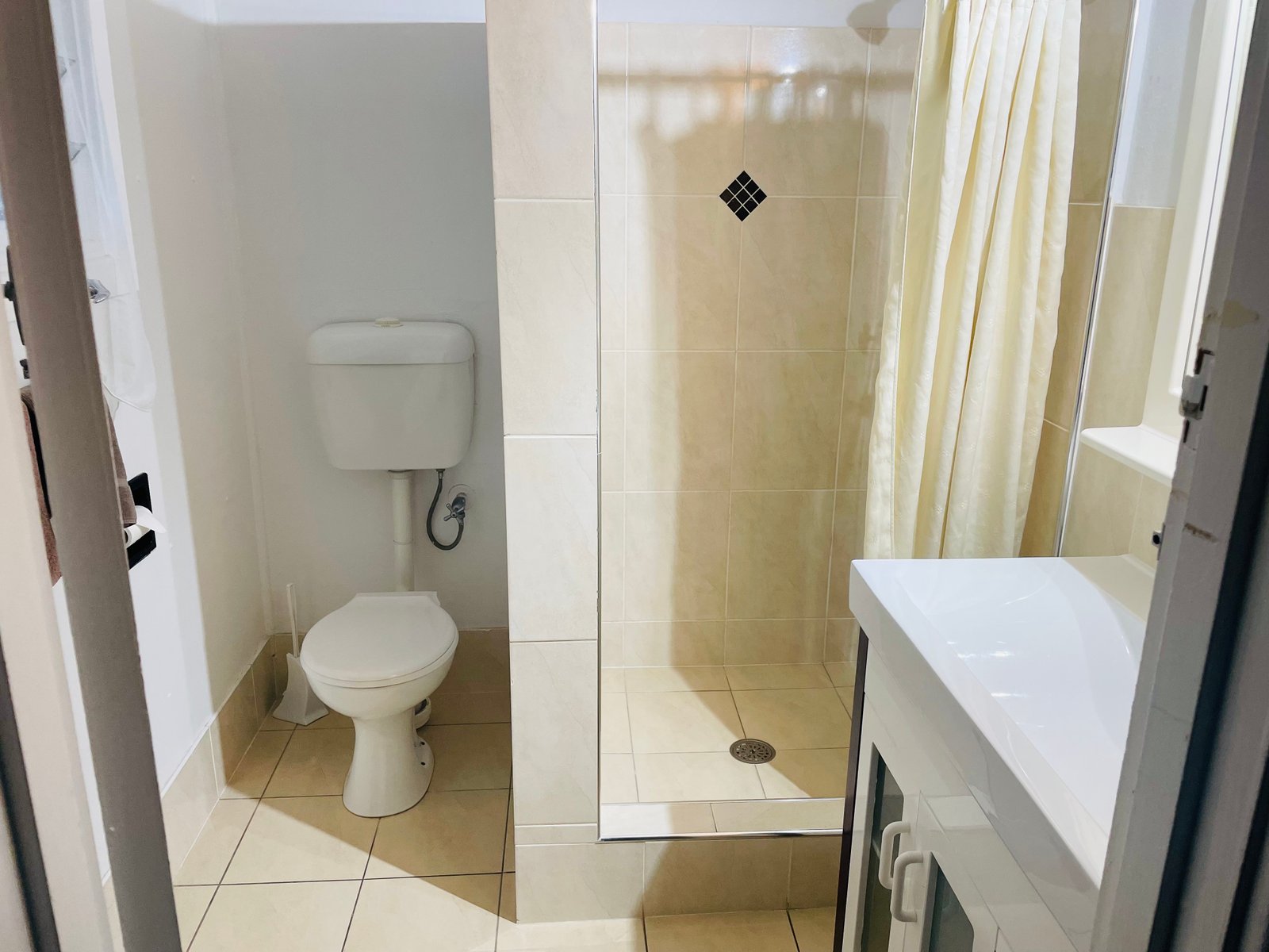 Standard Twin Room at Parkway Motel